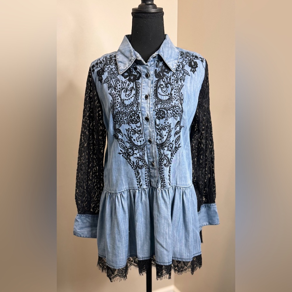 Vintage‎ Collection Embroidered Denim Shirt Lace Sleeves Large Nashville Vibes